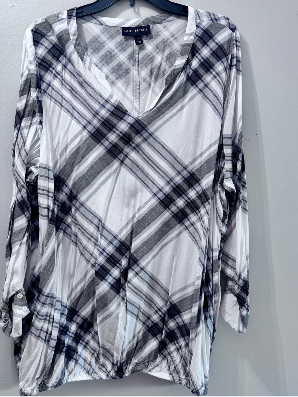 Lane Bryant White & Black Plaid V-Neck Pullover Top, Size 18